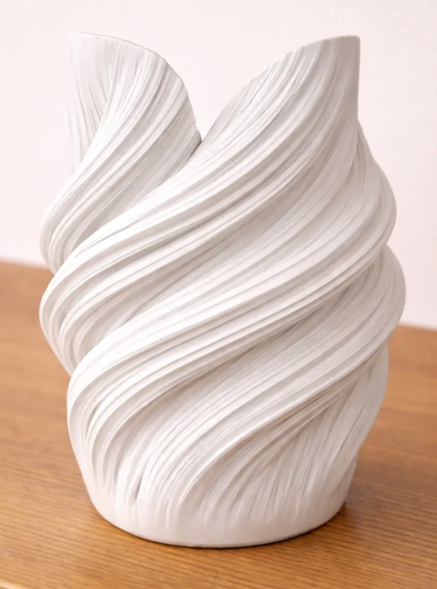 Vaso moderno elegante entrecortado e minimalista